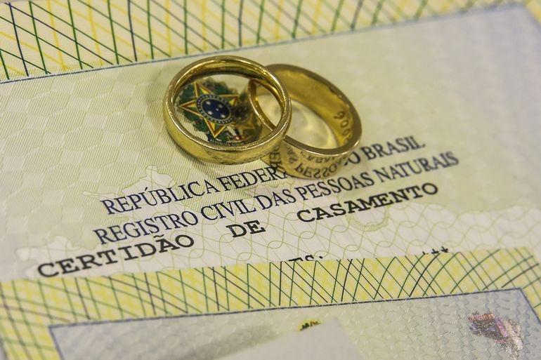 Lei institui Dia do Casamento Monogâmico Cristão no calendário ...