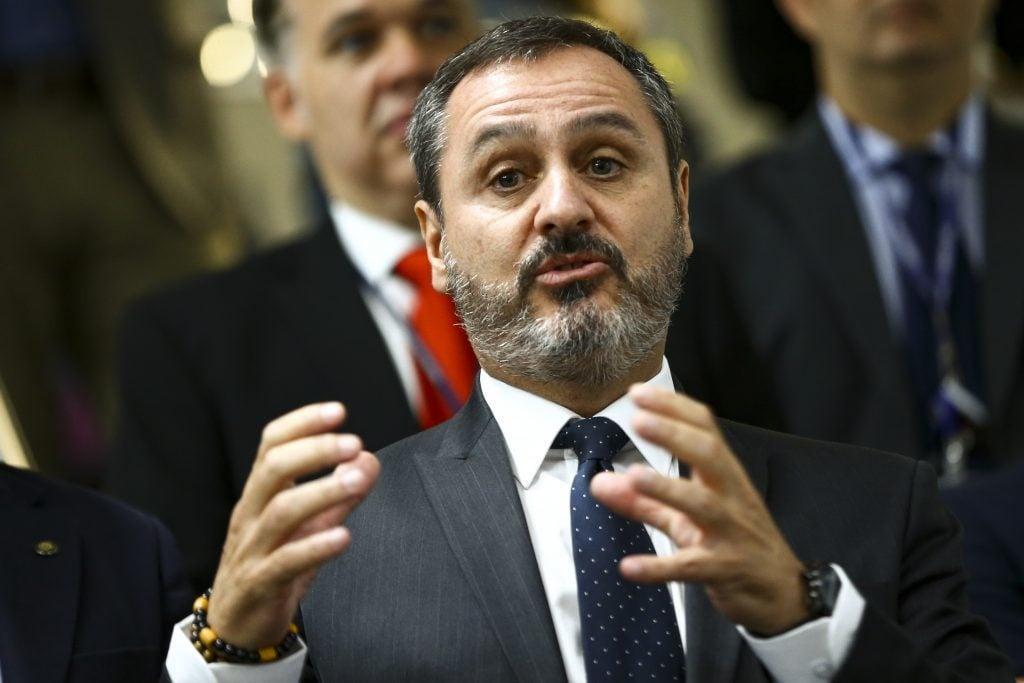 Flávio Bolsonaro pede para Justiça Eleitoral investigar diretor da PF por beneficiar Lula