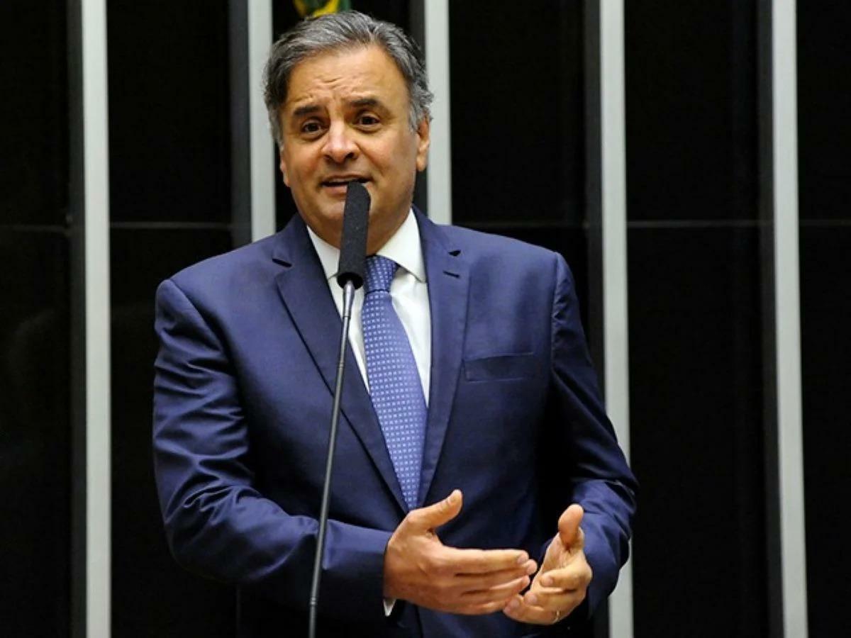 Objetivo é fazer reforma política com transição em 2030 para implementar em 2034, diz Aécio