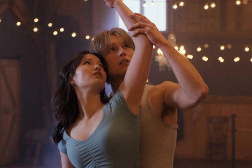 Série sobre duas pessoas que fingem ser um casal para salvar a família vira hit global da Netflix revistapazes.com - Série sobre duas pessoas que fingem ser um casal para salvar a família vira hit global da Netflix