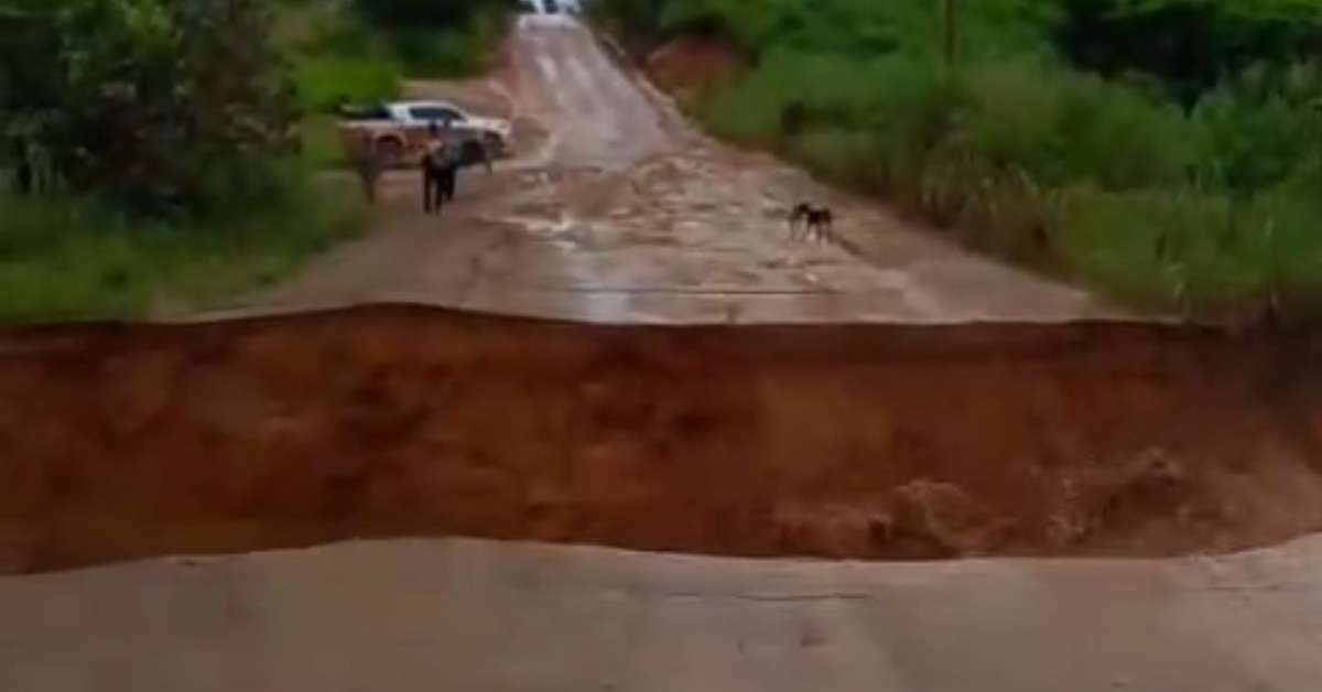 Chuvas fortes abrem cratera e deixam estrada do Rio Preto intrafegável em Marabá | Pará | O Liberal