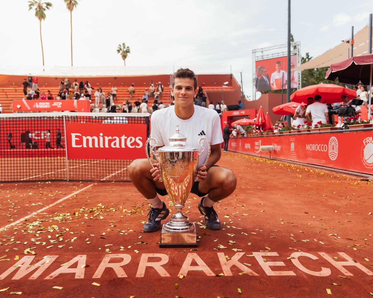 Jódar pede desculpas a boleiro, vai à semi em Xangai e se aproxima de vaga no ATP Finals