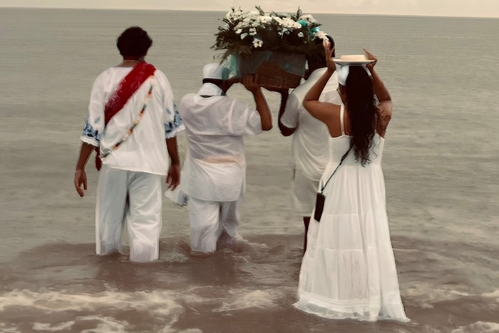 A Constituição assegura a inviolabilidade da liberdade de crença, o livre exercício dos cultos religiosos e a proteção aos locais de culto e suas liturgias.