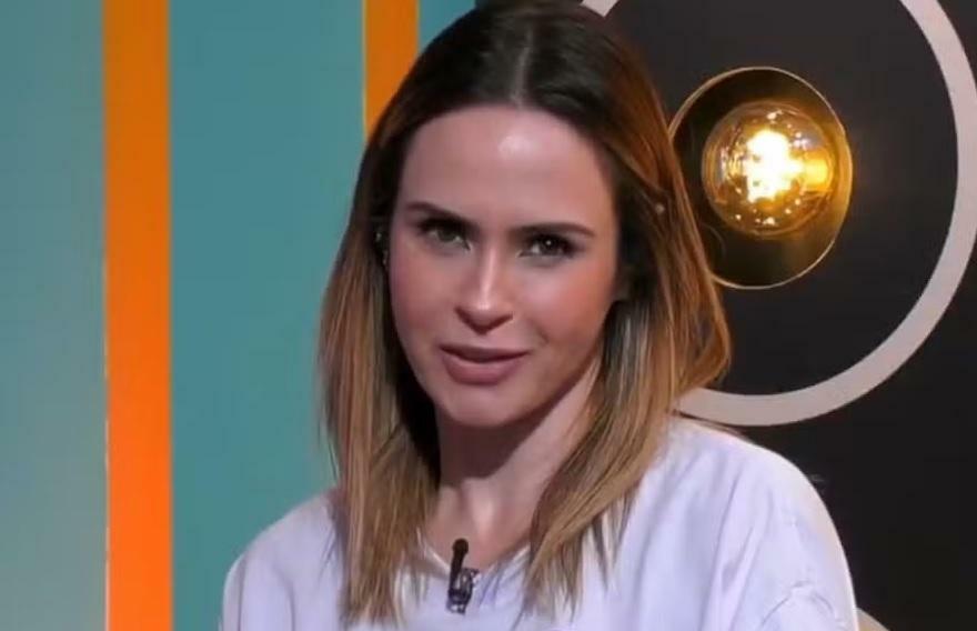 Ana Paula Renault responde perguntas de internautas sobre sexualidade durante  programa ao vivo | Celebridades | O Liberal