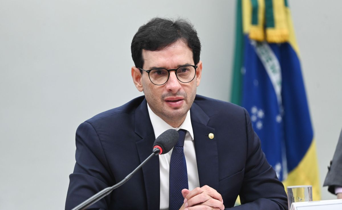 Relator da PEC 6x1 pede que deputados retirem destaques que acabam com transição