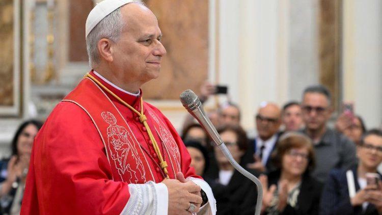 Em visita à Terra dos Fogos, papa Leão XIV critica lucros 
