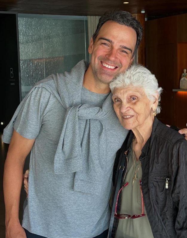 Morre, aos 92 anos, mãe do apresentador Tadeu Schmidt