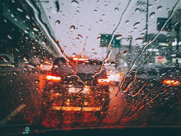 Norte e Sudeste começam semana com chuva forte, prevê Inmet