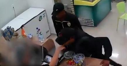 Amor ou cilada? Ladrão viraliza após beijar vítima durante assalto em sorveteria