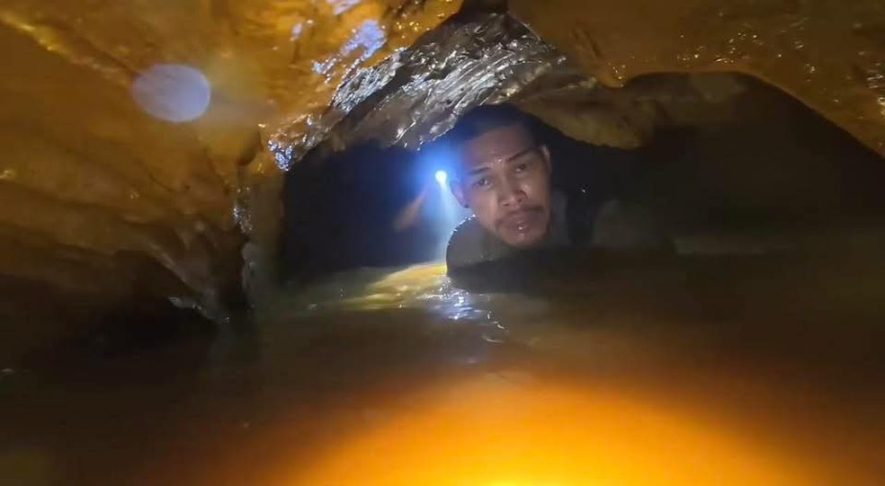 Cinco homens são encontrados vivos após uma semana presos em caverna inundada no Laos