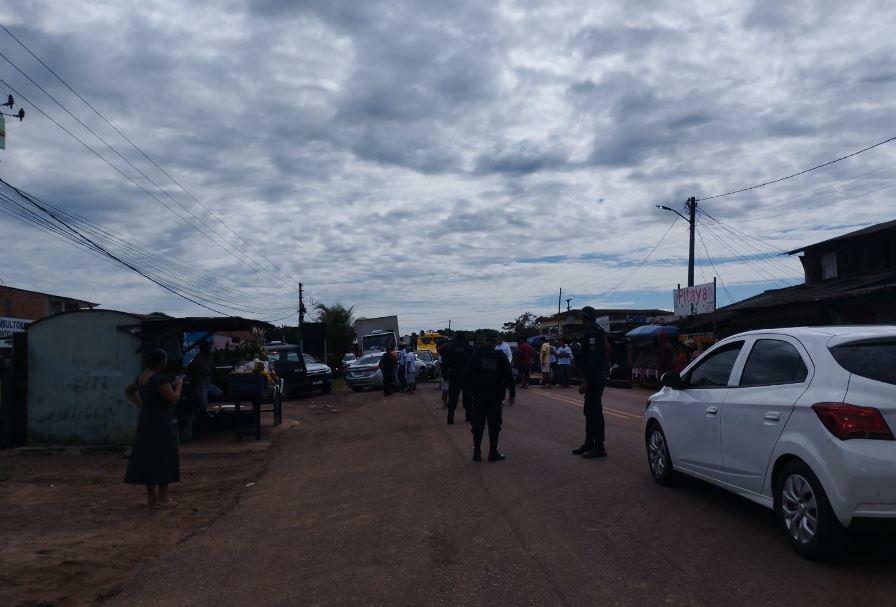 Manifestação bloqueia trânsito na Alça Viária, no Acará
