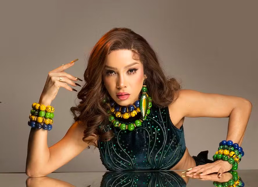 Viviane Batidão anuncia álbum 