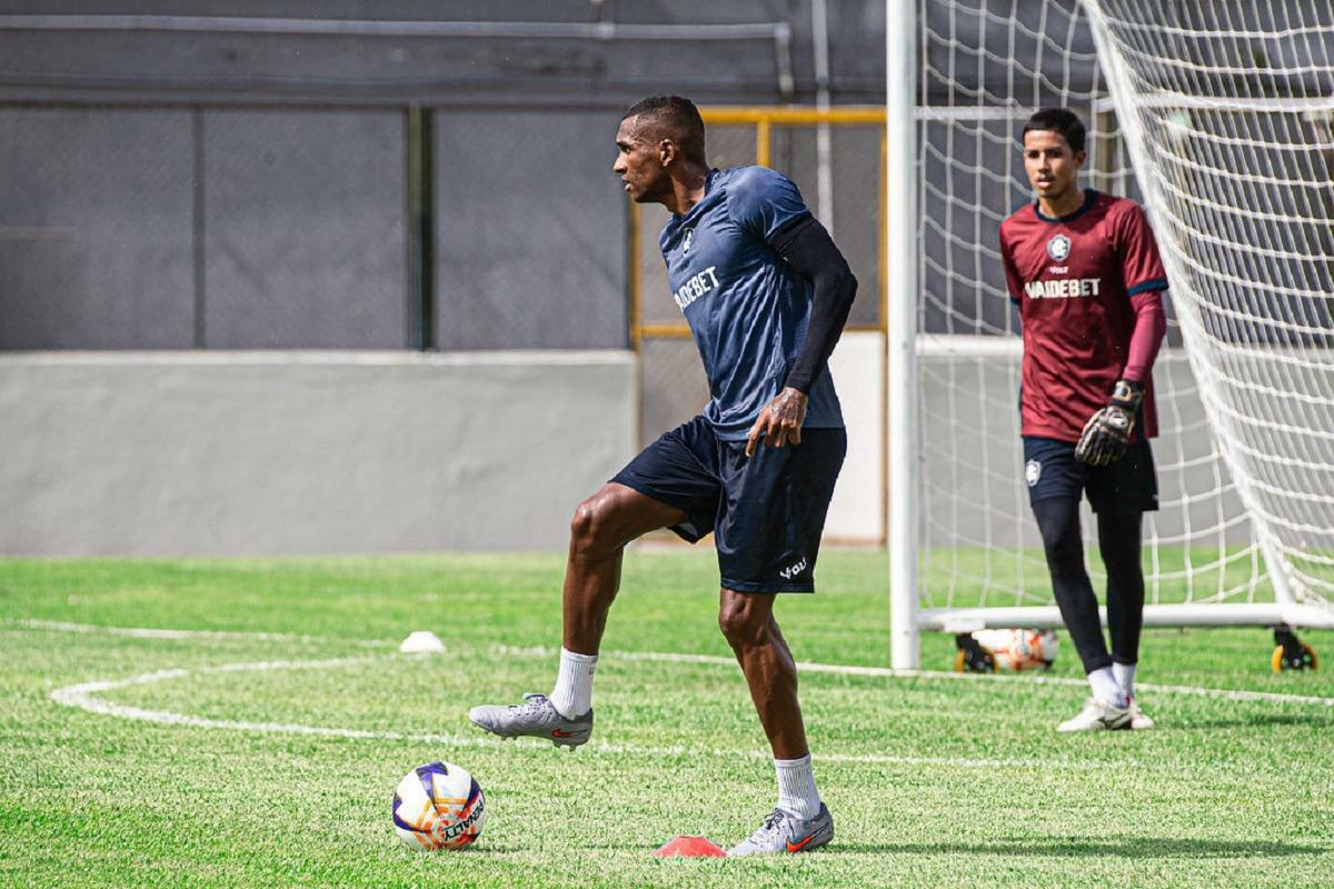 Marllon, do Remo, é um dos dois únicos atletas de linha a jogar todos os minutos da Série A