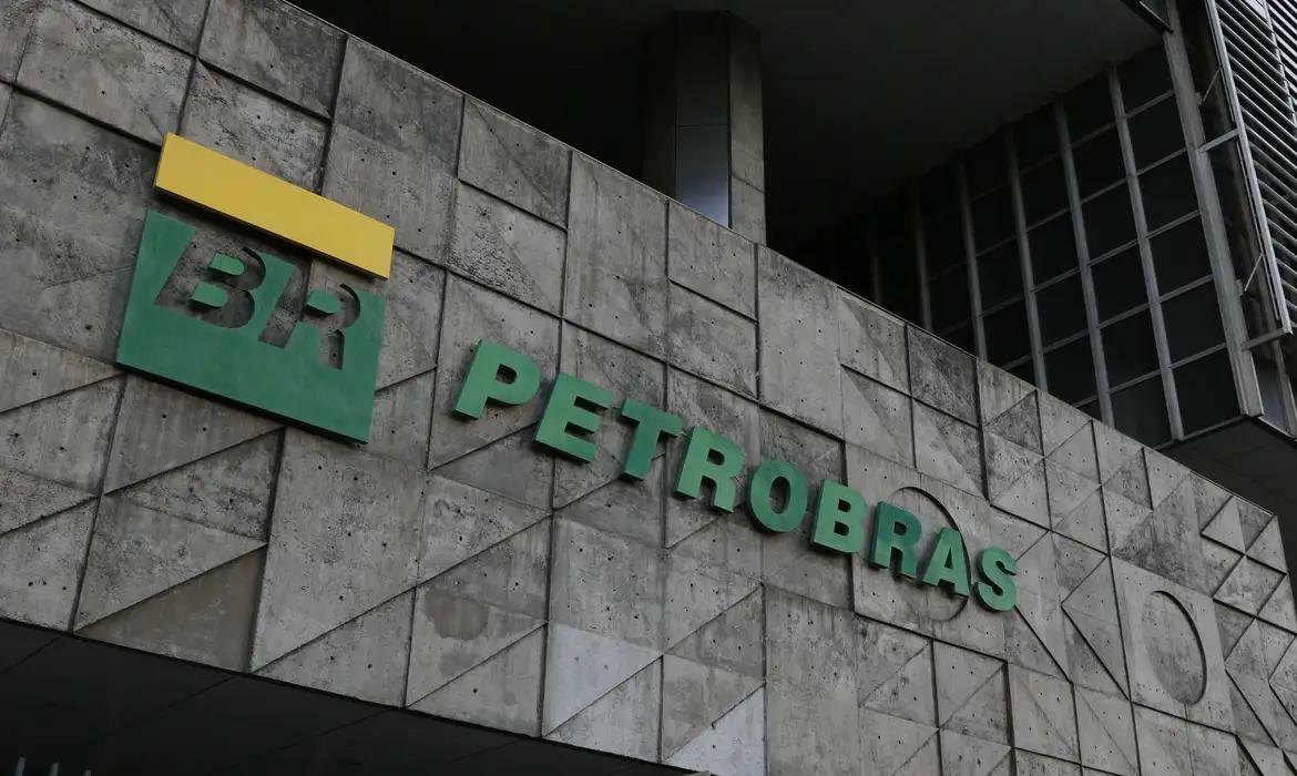 Lava Jato: juiz condena a até 14 anos de prisão executivos por fraude ...