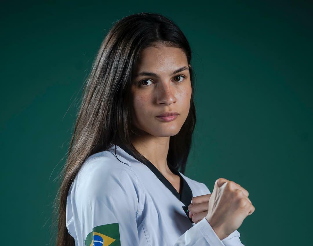 Maria Clara bate campeã olímpica e conquista ouro para o Brasil no Grand Prix de Taekwondo