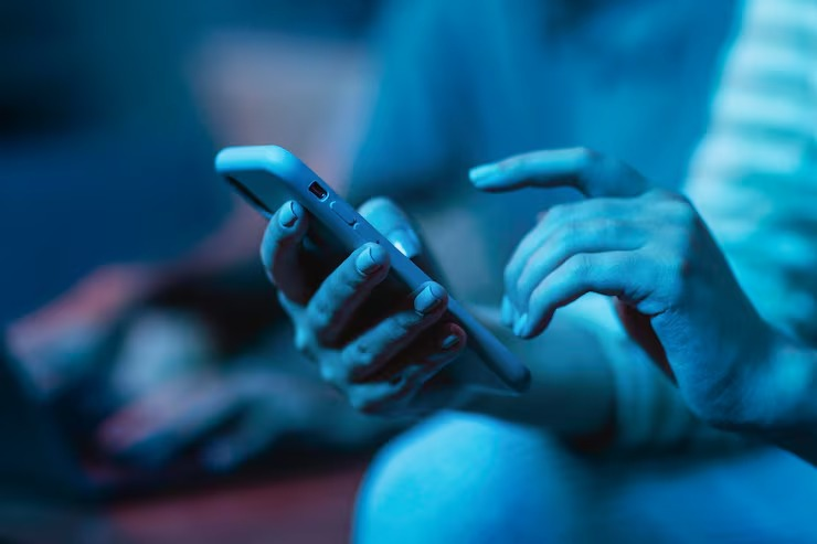 Em acordo bilionário, Meta concorda em bloquear redes sociais para menores à noite e limitar uso