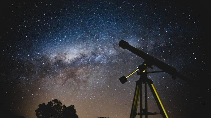 ‘Telescópio na Rua’ leva observação da Lua e de Vênus ao público em Belém neste sábado - QTU Questões do Universo