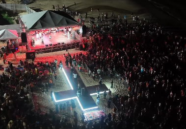 Evento Amanhecer Com Deus reúne fiéis na Praia Grande de Outeiro - QTU Questões do Universo