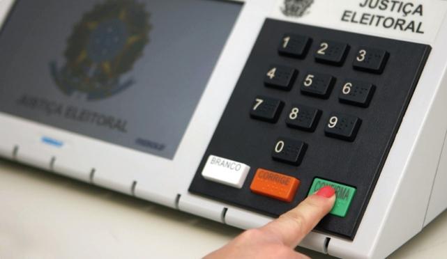 Qual a ordem de votação na urna eletrônica? Confira o passo a passo de como votar nas Eleições 2026 - QTU Questões do Universo