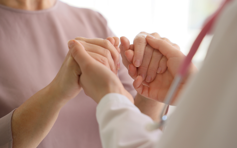 Pesquisa mostra nova via para terapia hormonal e busca reduzir riscos na menopausa - QTU Questões do Universo
