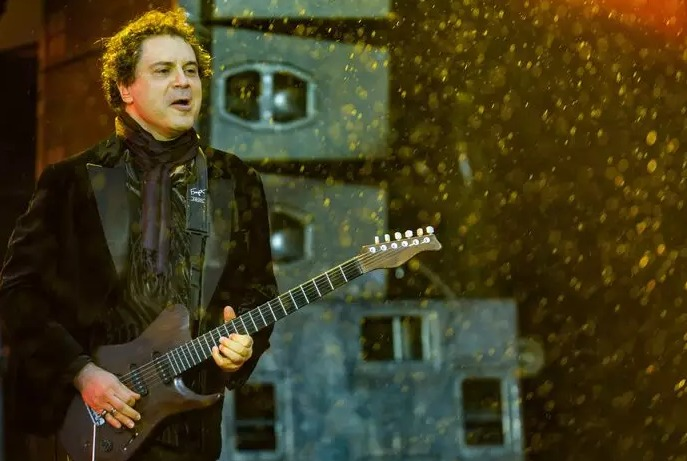 Barão Vermelho revive momento histórico ao cantar 'Pro dia nascer feliz' no Rock in Rio - Foto