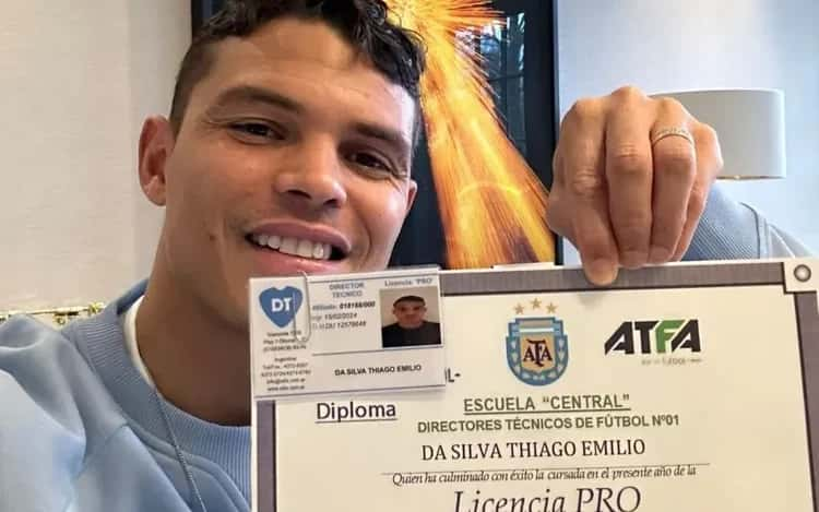 Astros do futebol brasileiro compraram diploma falso por R$ 100 mil com ex-jogador argentino