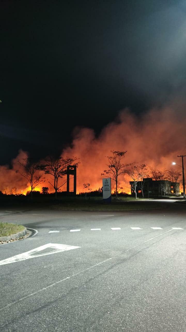 Incêndio atinge área nas proximidades da UFPA de Castanhal