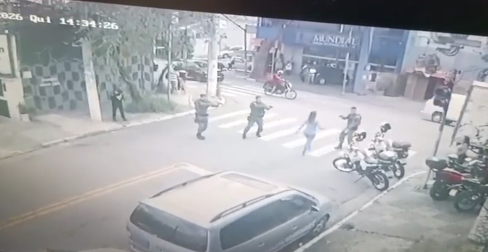 PM que matou mulher em surto com tiro na cabeça é solto após audiência de custódia