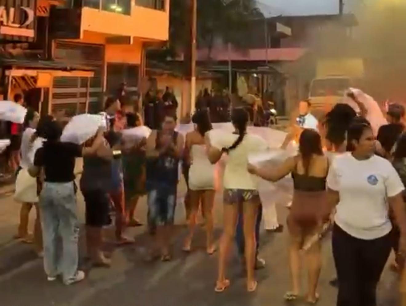 Moradores fazem protesto por justiça após morte de homem na Terra Firme