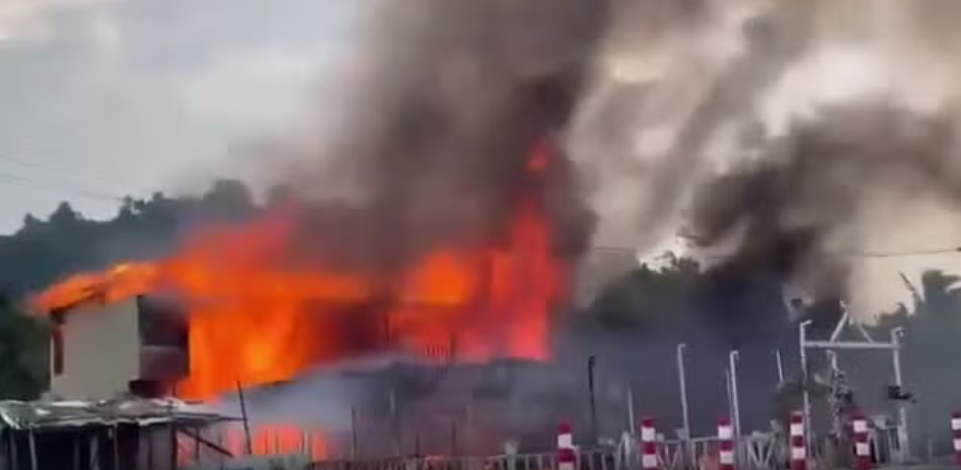Incêndio destrói um resort em Bangladesh e mata 10 pessoas