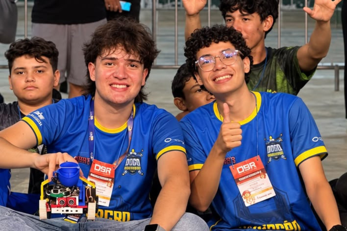Estudantes de Ananindeua representam o Pará em torneio de robótica no Canadá