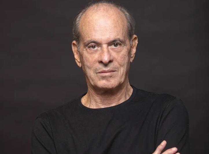 Ney Matogrosso anuncia pausa nos shows após cirurgia: 'Não é nada grave'