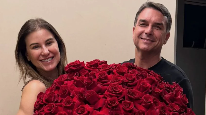 Flávio cancela live em dia de aniversário da mulher e de transmissão de Lula com Janones - Foto