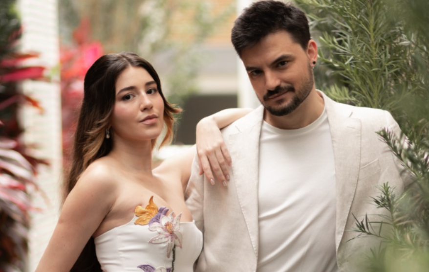 Felipe Neto oficializa casamento com Juliane Carvalho