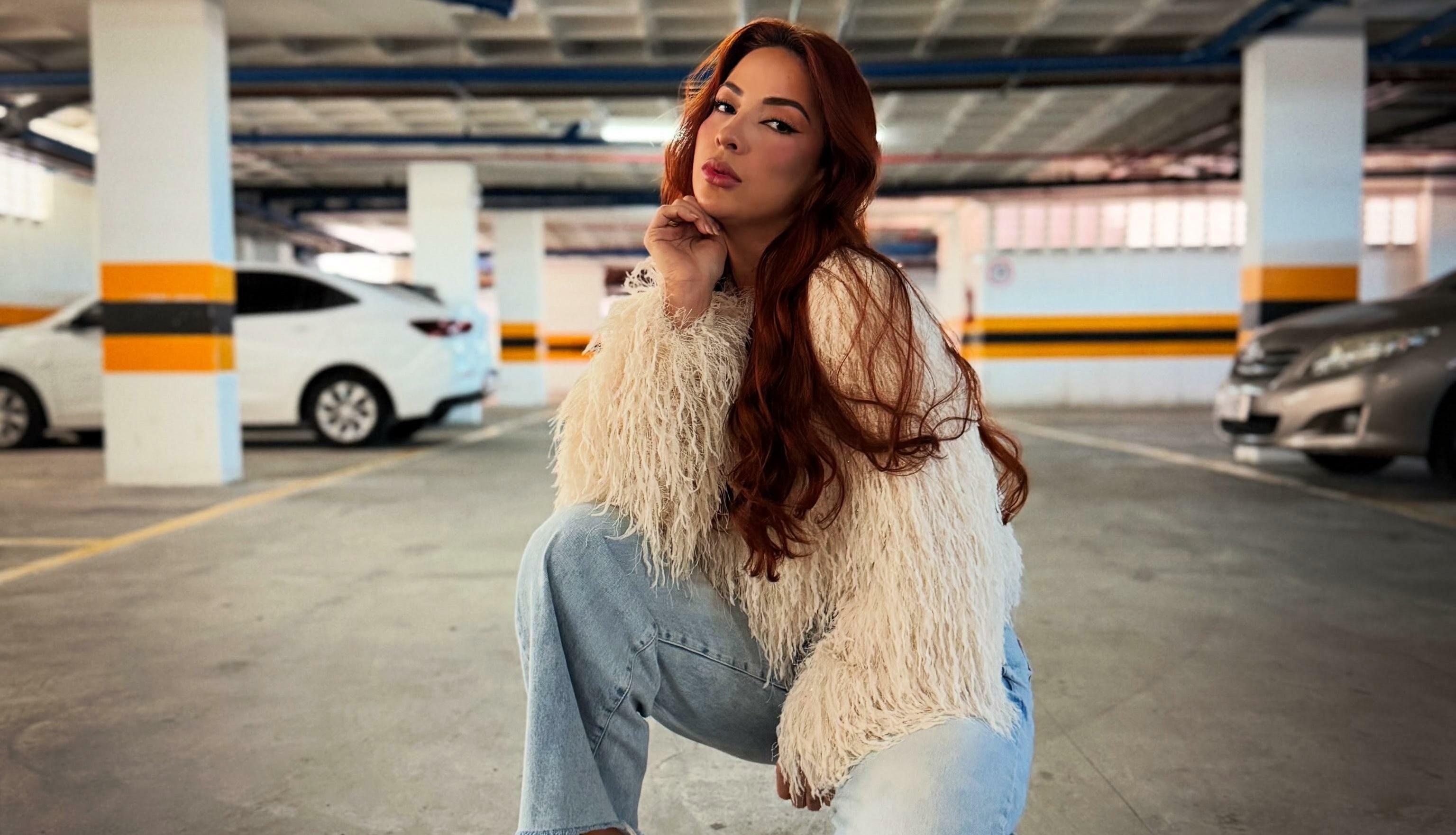 Nirah Duarte lança o novo single 'Essa Não Sou Eu' nas plataformas digitais