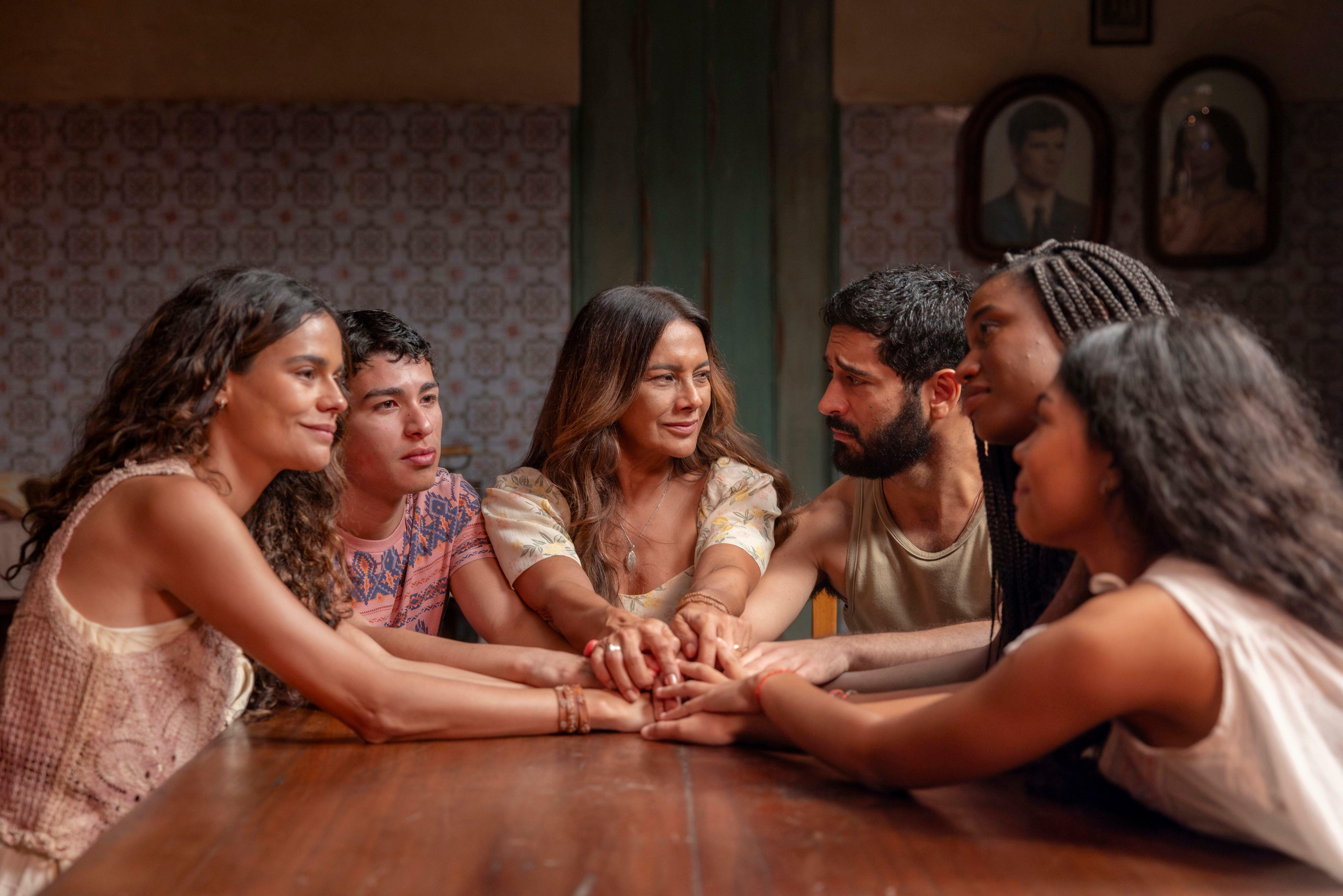 Dira Paes destaca arquétipo do matriarcado e sertões brasileiros em nova novela
