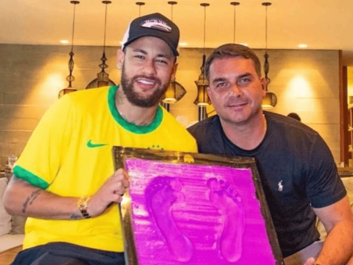 Neymar Jr. declara apoio a Flávio Bolsonaro no segundo turno das eleições