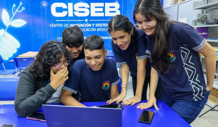Seduc abre vagas nos Centros de Tecnologia para professores da rede estadual