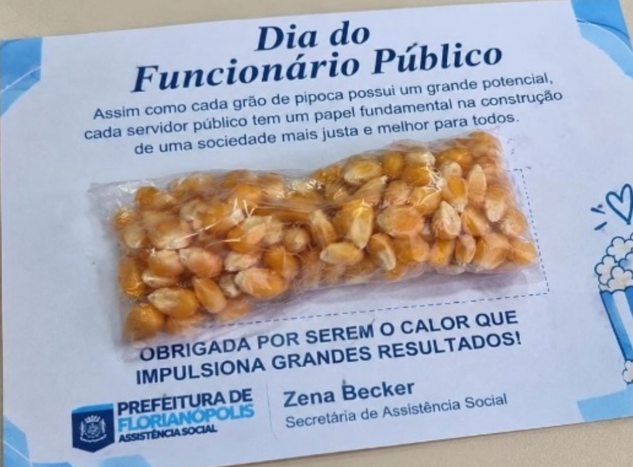 Prefeitura dá milho de pipoca em 'homenagem' a servidores e gera críticas