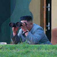 Líder da Coreia do Norte, Kim Jong Un, assiste lançamento de míssil balístico de curto alcance 26/07/2019