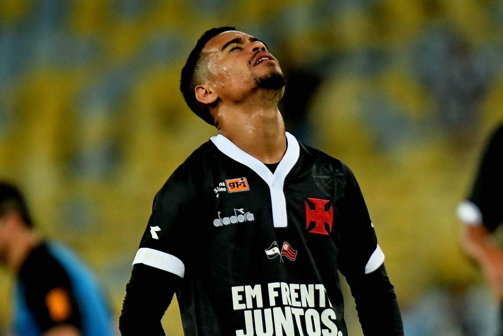 Qual é o salário de Pikachu na Vasco?
