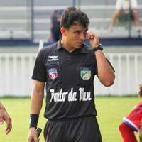 Bandeirinha, Rafael Bastos foi o mais agredido da equipe de arbitragem