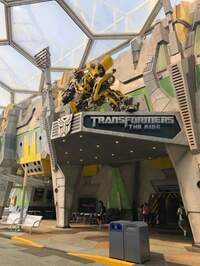 Universal Studios, em Sentosa, tem 24 atrações. Entre elas, a montanha-russa dos Transformers.
