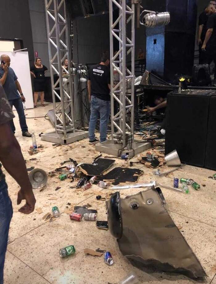 O local ficou destruído.