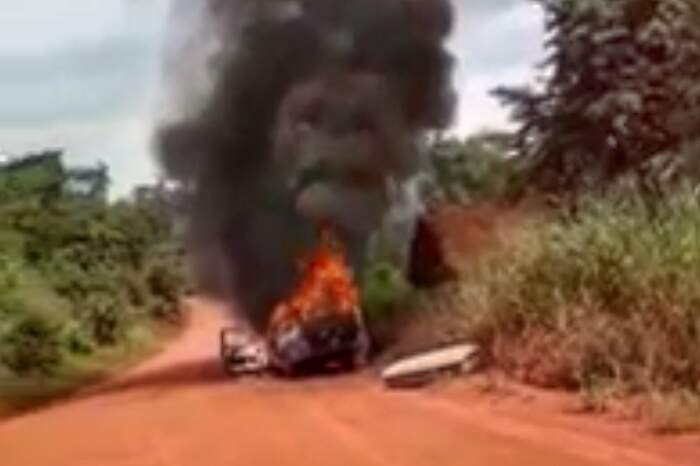 Motorista arriscou a vida para resgatar o corpo dentro do carro em chamas