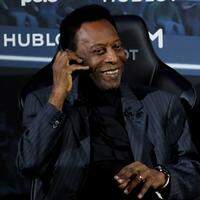 "Eu estou bem", disse Pelé, que completará 80 anos em outubro