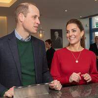 Príncipe William com a esposa Kate