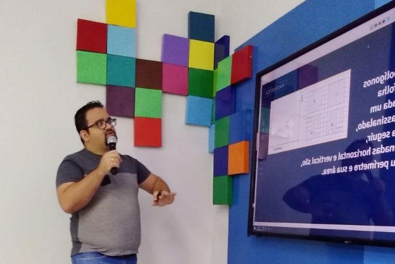 Dez professores prepararam conteúdos online e vídeos de estudos para o Exame Nacional do Ensino Médio