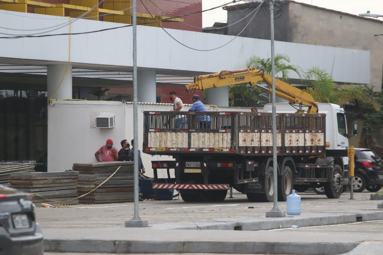 Tendas de triagem são desmontadas no Abelardo Santos