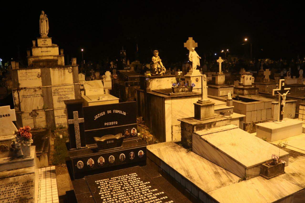 Fui investigar essa história no cemitério #cemiterio #lendasurbanas